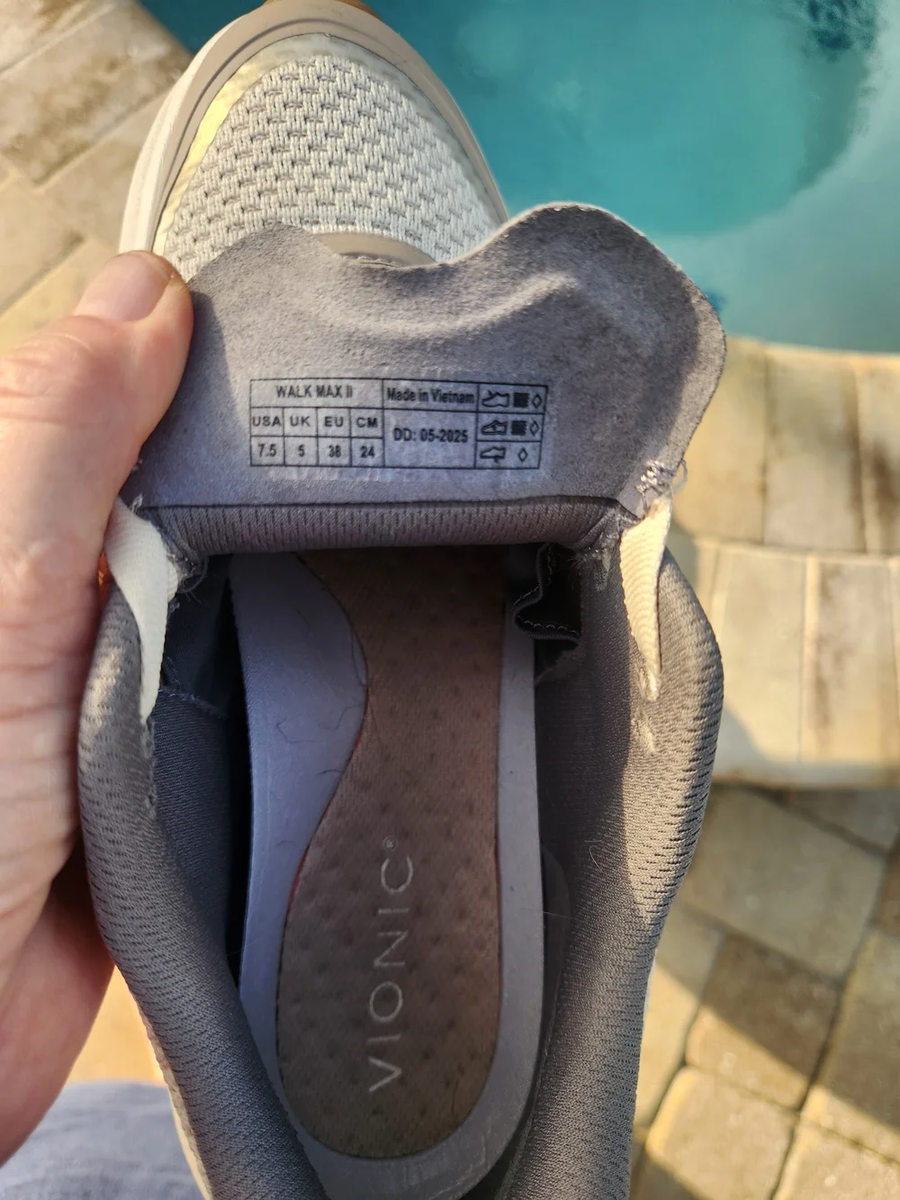 Vionic Walk Max II Gray Mesh Walking Shoes Women’s 7.5 Worn Once Like New